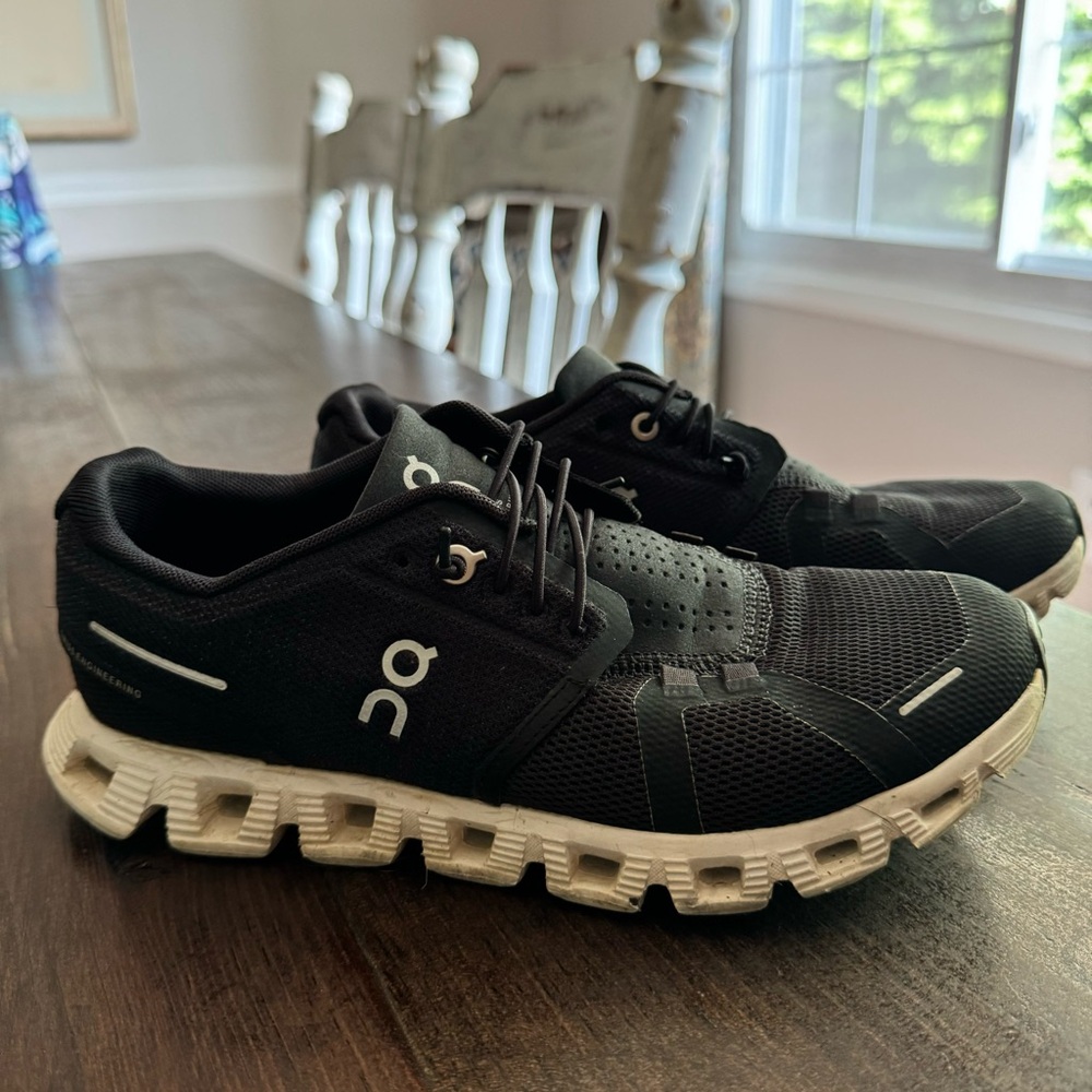 On Cloud 5 Sneakers 7.5 Black